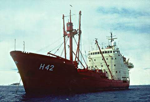 Navio de Apoio Oceanográfico H-42 Barão de Teffé em navegação